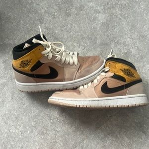 Nike Air Jordan 1 | SIZE 6.5 Women